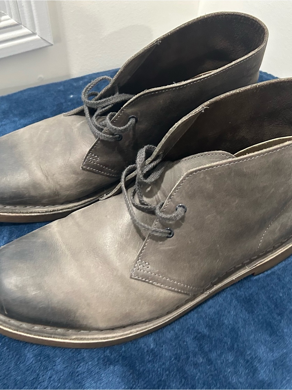 Clarks Men's Slate Gray Suede Chukka Boots